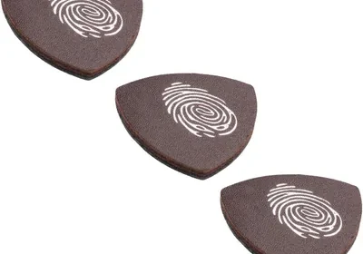 Free ad: Juego de 3 púas de ukelele café con caja de papel, púas multiusos para guitarra, accesorios musicales in Mexico. Juego de 3 púas de ukelele café con caja de papel, púas multiusos para guitarra, accesorios musicales in Mexico