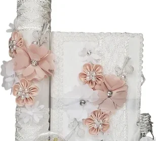 Free ad: Juego de comunion con biblia forrada en tela y vela de parafina, decorado con flores - Mejor Oferta in Mexico. Juego de comunion con biblia forrada en tela y vela de parafina, decorado con flores - Mejor Oferta in Mexico