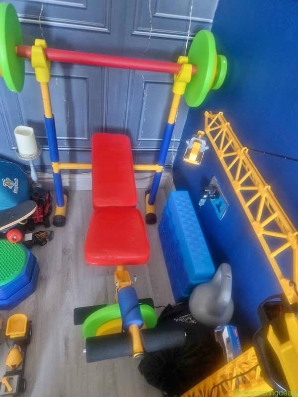 Kids weight bench