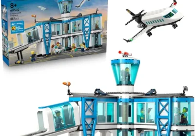 Free ad: LEGO City Luchthaven met Vliegtuig Speelgoed - Miniatuur Modelkit met Terminal, Vliegtuig, Trekkerwagen, Brug, 9 Minifiguren & Accessoires - 23% Korting in Netherlands. LEGO City Luchthaven met Vliegtuig Speelgoed - Miniatuur Modelkit met Terminal, Vliegtuig, Trekkerwagen, Brug, 9 Minifiguren & Accessoires - 23% Korting in Netherlands