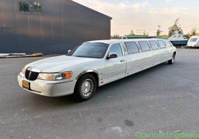 Free ad: Lincoln town car 1999 limousine wit xxl bijna 11 in Rotterdam. Lincoln town car 1999 limousine wit xxl bijna 11 in Rotterdam