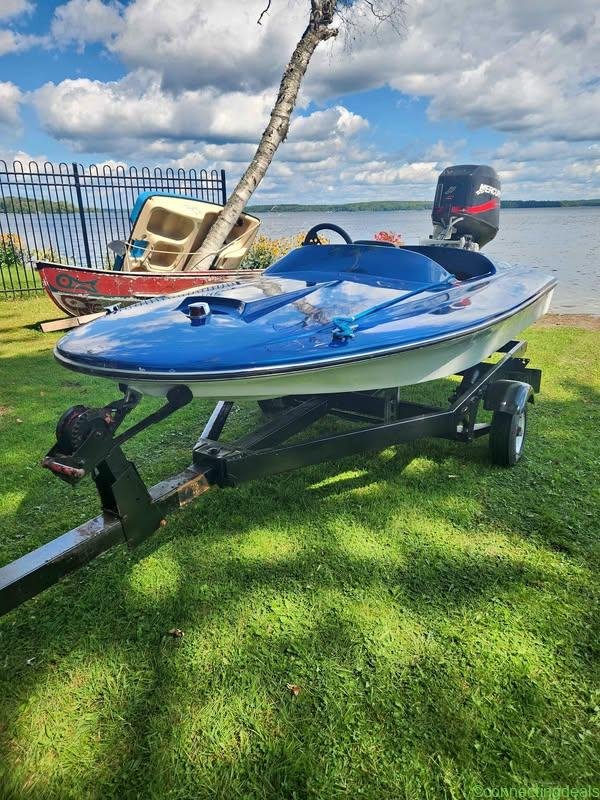 Little speed boat for sale