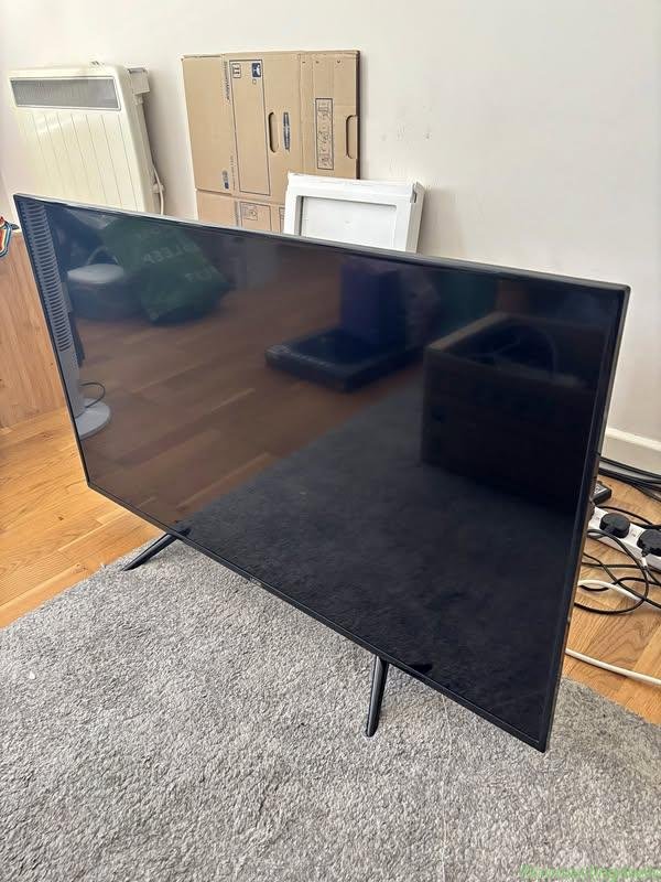 LOGIK 43 inch 4K ultra smart LED TV