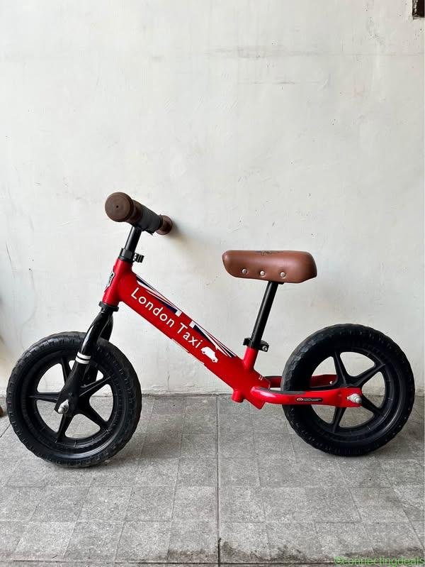 London taxi push bike