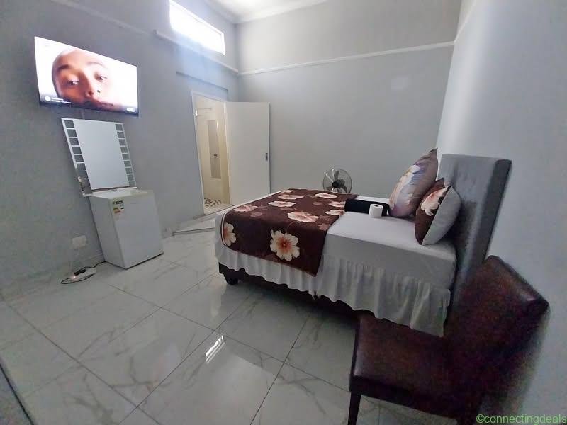 LUXE LOFT LODGE IN WOODSTOCK R300 PER 3HRS