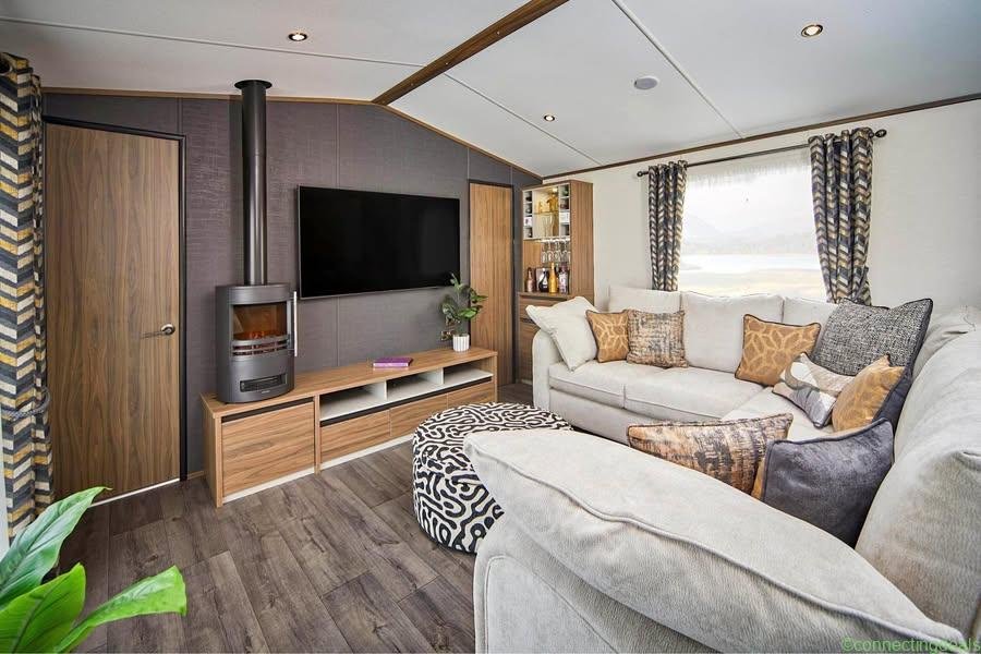 LUXURY LODGE FOR SALE | 12 MONTH SEASON |
