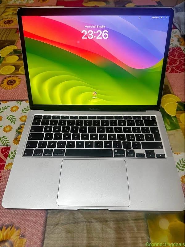 MacBook Air 13” 2020 // 8gb RAM – 256 SSD – Ottimo