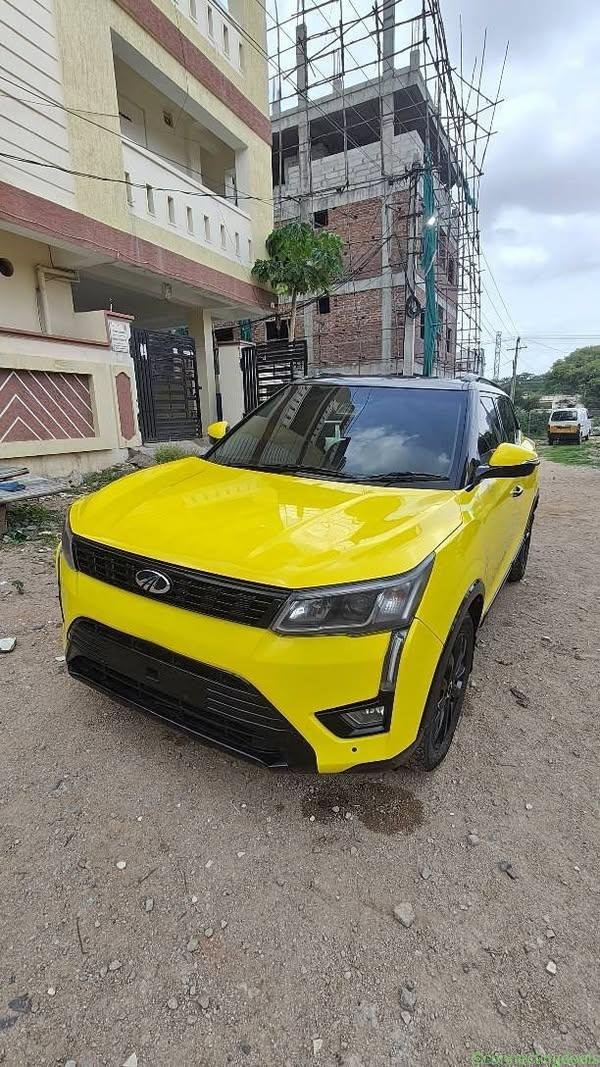 Mahindra XUV 300 – W8(O)
