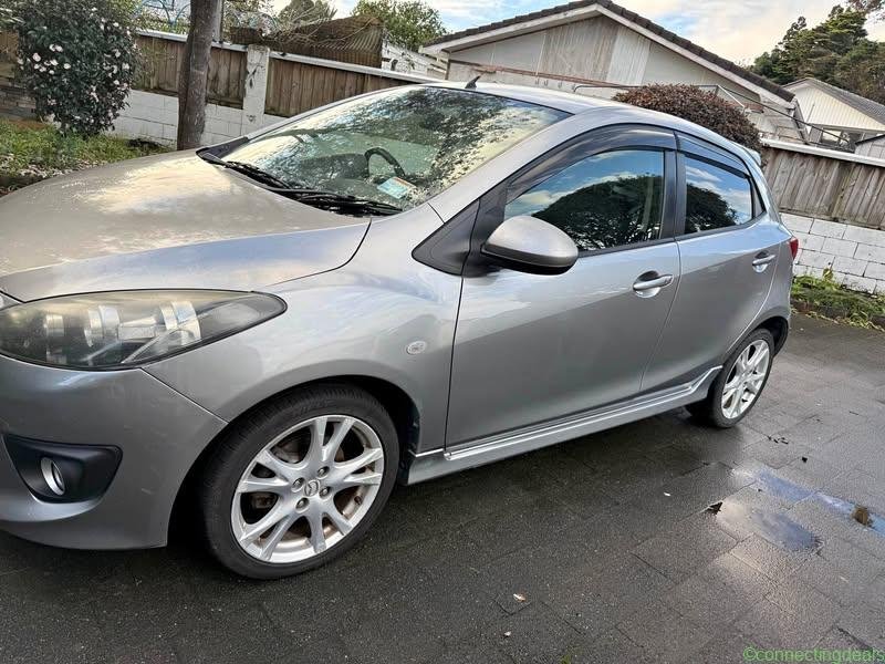 Mazda Demio 2010