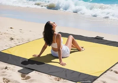 Free ad: NHOWIN Strandmatte, Super Groß 200 x 210 cm Stranddecke Sandfrei | Wasser- und winddicht: mit 3 Taschen und 4 in Norway. NHOWIN Strandmatte, Super Groß 200 x 210 cm Stranddecke Sandfrei | Wasser- und winddicht: mit 3 Taschen und 4 in Norway
