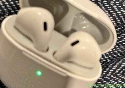 Free ad: On earphones in Toronto. On earphones in Toronto