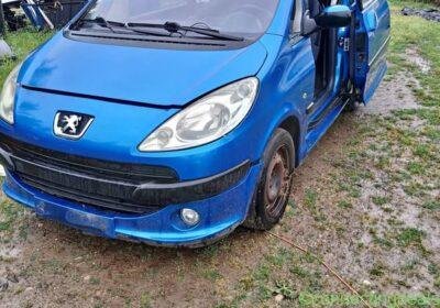 Free ad: Peugeot 1007 in Lyon. Peugeot 1007 in Lyon