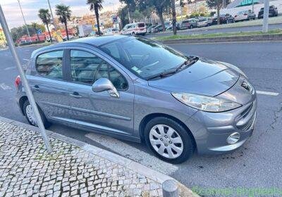 Peugeot 207 in Lisbon