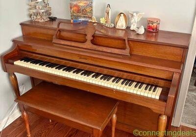 Free ad: Piano in Chicago. Piano in Chicago
