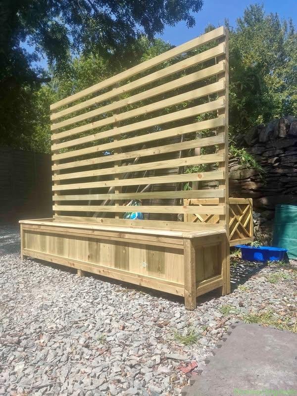 Privacy Screen Planter