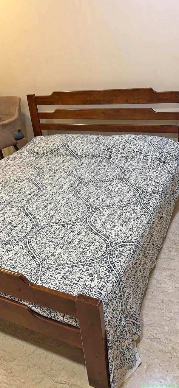 Queen size bed with mattress