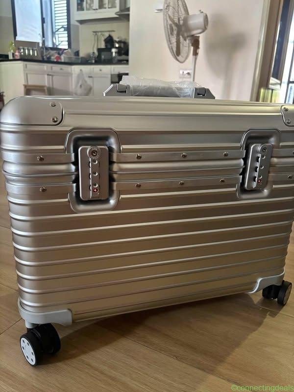 Rimowa Pilot style