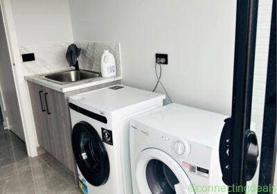 Free ad: Room for rent in Deanside in Melbourne. Room for rent in Deanside in Melbourne