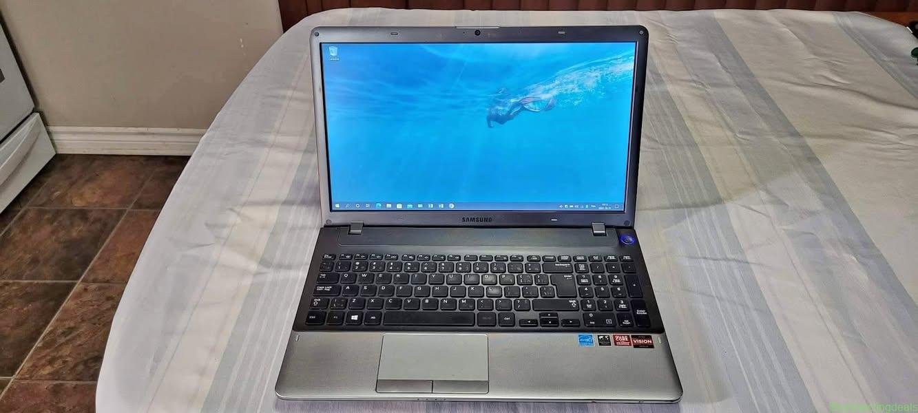 Samsung 15 pouces Amd Quad-core 8 go de memoire