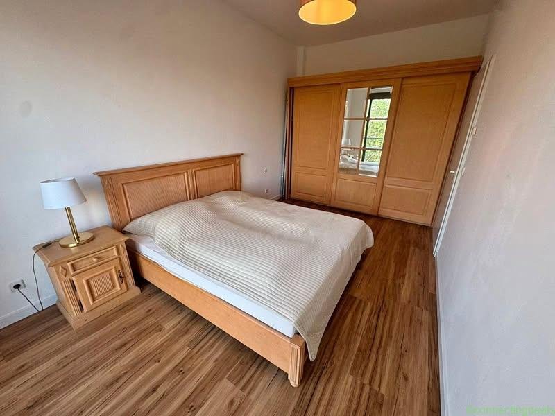 Schlafzimmer-Set aus Massivholz (zerlegt)