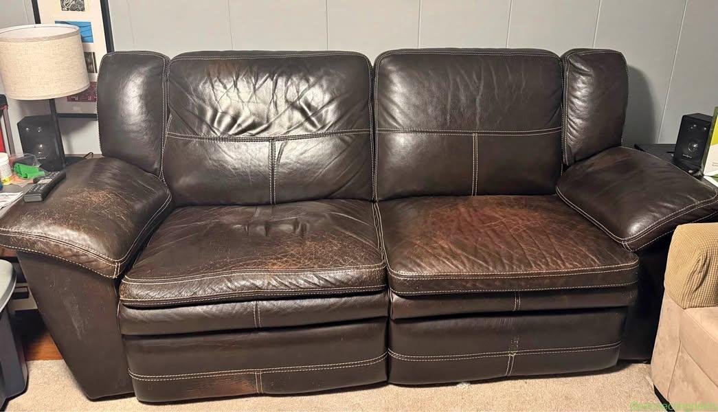 Super comfy lazy boy couch