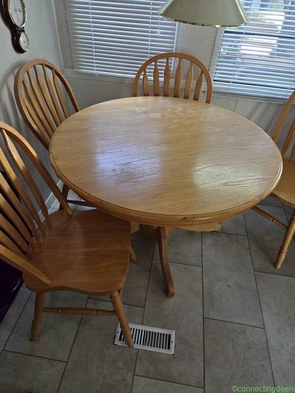 Table a manger avec chaises