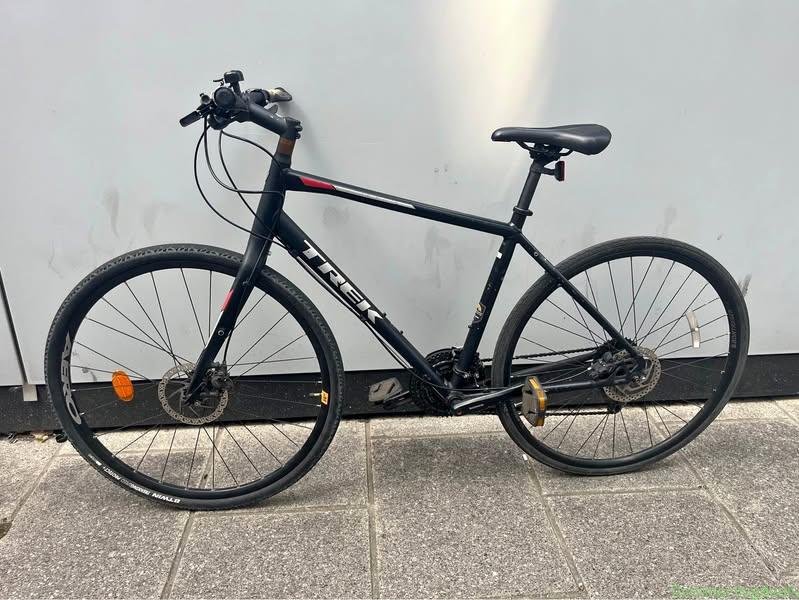 Trek fx3 hybrid road bike for sale !