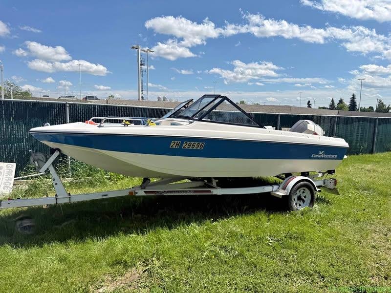 Tri-Hull Boat
