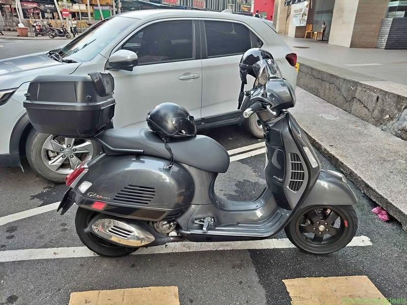 vespa gts 300