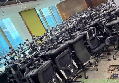 1 month old office revolving chairs in Mumbai