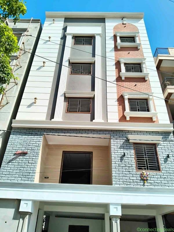 14 Beds 14 Baths – Townhouse