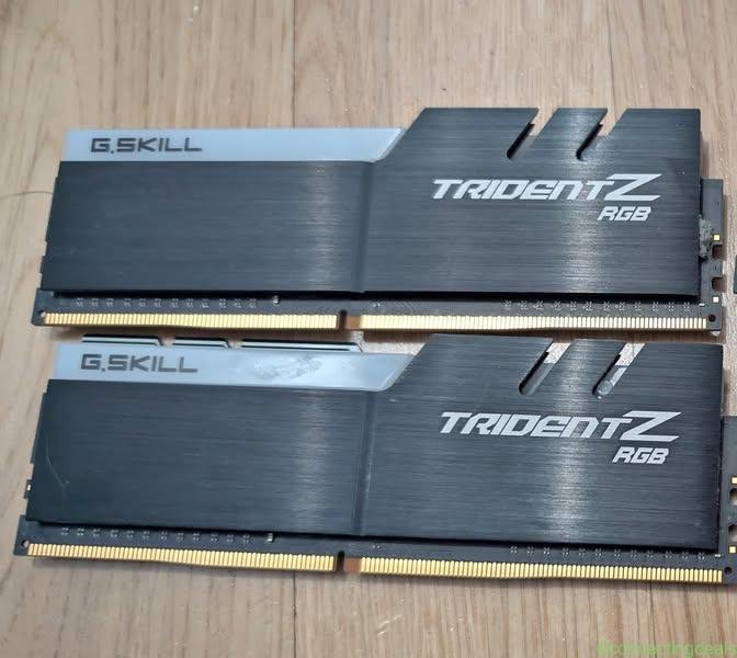 16 GB DDR4 4000 MHz RAM