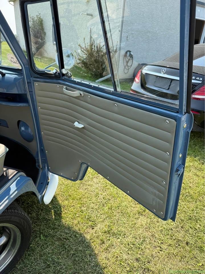 1966 VW Bus (Panel Van)