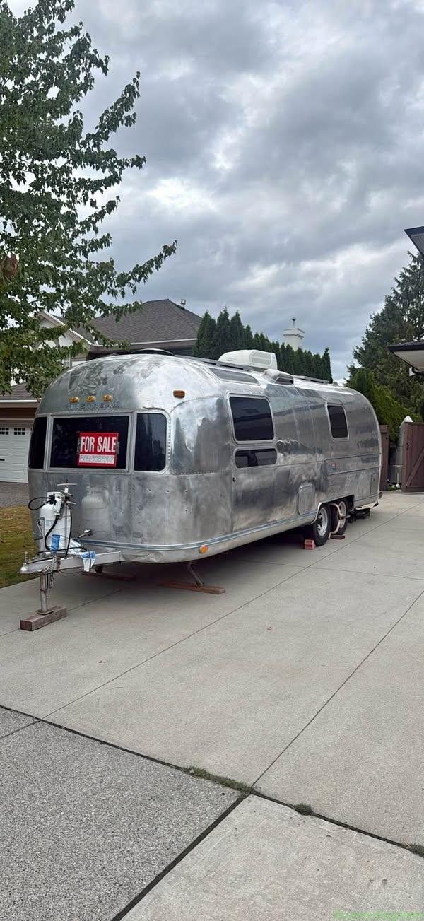 1975 Airstream land yacht overlander