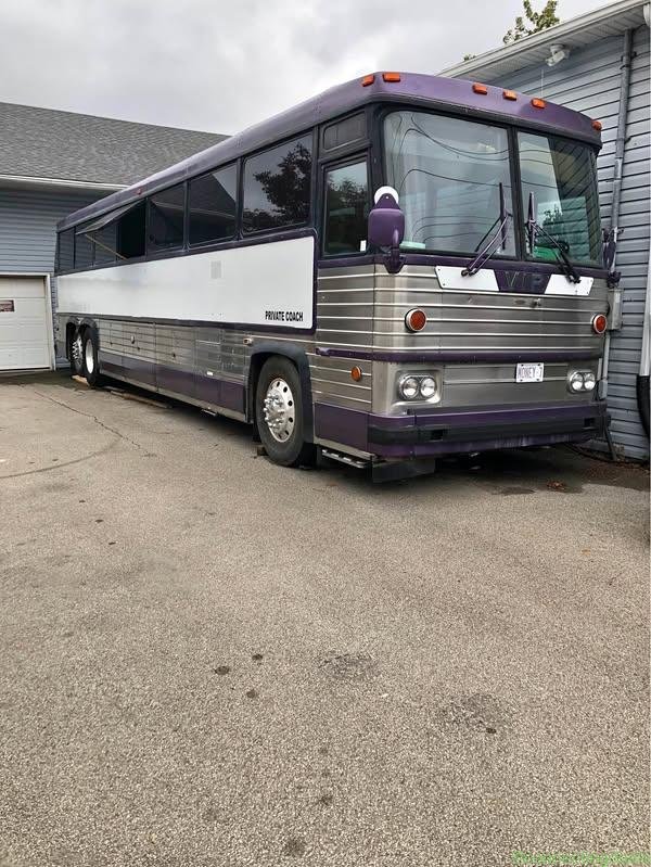 1980 MCI MC9 40ft.