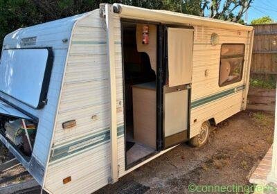 Free ad: 1986 Hallmark grand-deluxe in Melbourne. 1986 Hallmark grand-deluxe in Melbourne