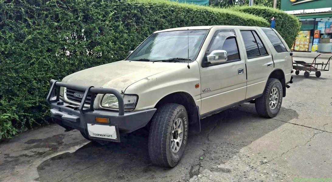 1998 Isuzu Vega