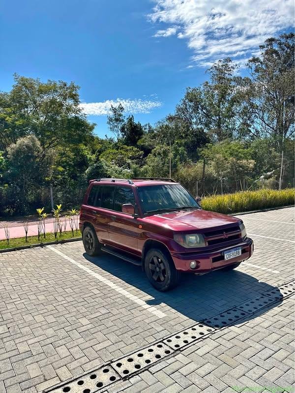 1999 Mitsubishi Pajero iO