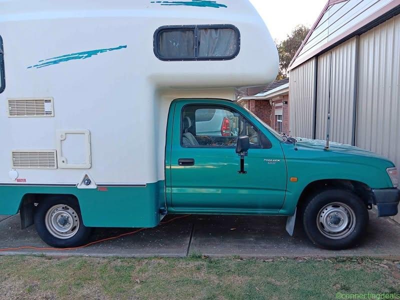 1999 Toyota hi lux matilda motor home