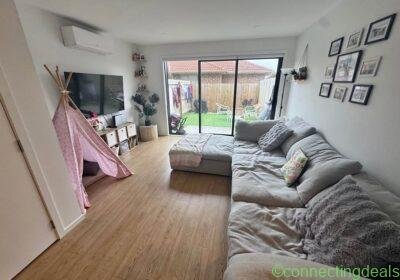 2 bed 2 bathroom 3 Y/O house in unit in Auckland