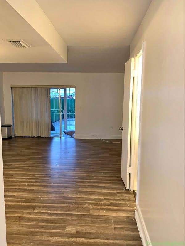 2 Beds 1.5 Baths – Townhouse