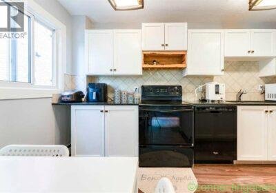 Free ad: 2 Beds 1 Bath Apartment in Calgary. 2 Beds 1 Bath Apartment in Calgary