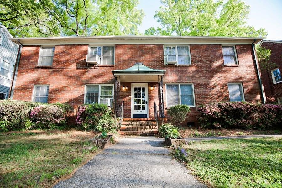 2 Beds 1 Bath – Apartment