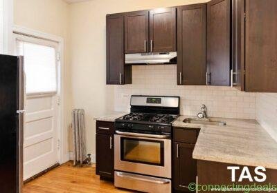 Free ad: 2 Beds 1 Bath Apartment in Chicago. 2 Beds 1 Bath Apartment in Chicago