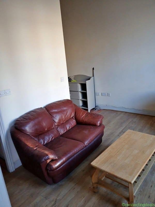 2 Beds 1 Bath Apartment/condo