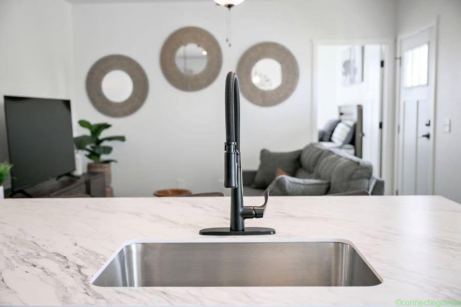 2 Beds 1 Bath Apartment