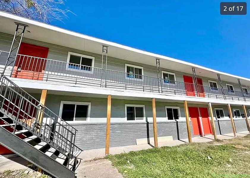 2 Beds 1 Bath Apartment