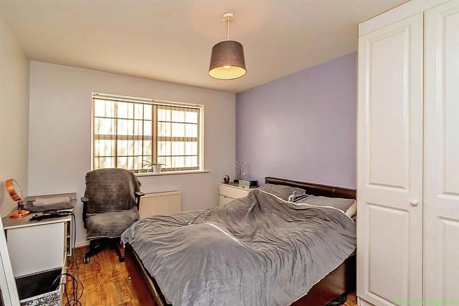 2 beds 1 bath Flat