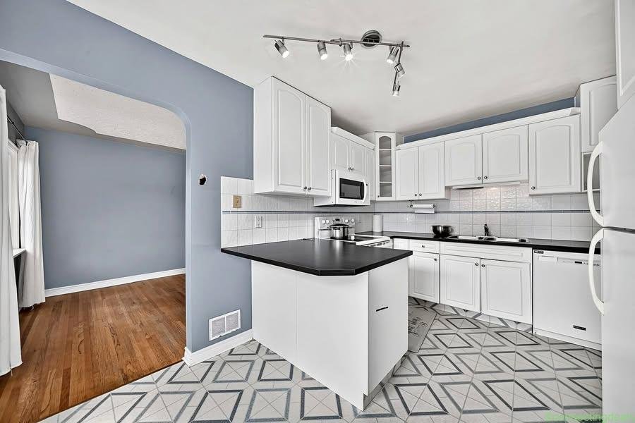 2 Beds 1 Bath House