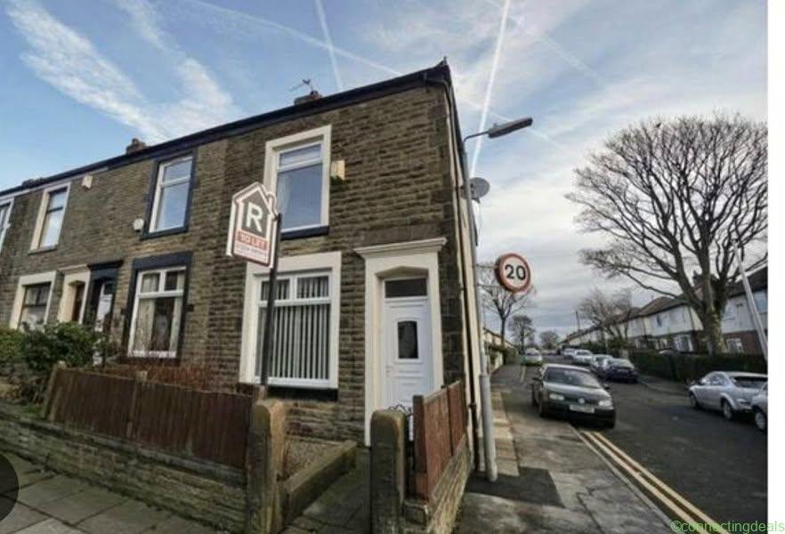 2 beds 1 bath House